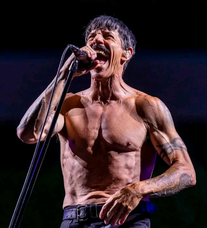 NEWS: Red Hot Chili Peppers Reveal Their Future During Break